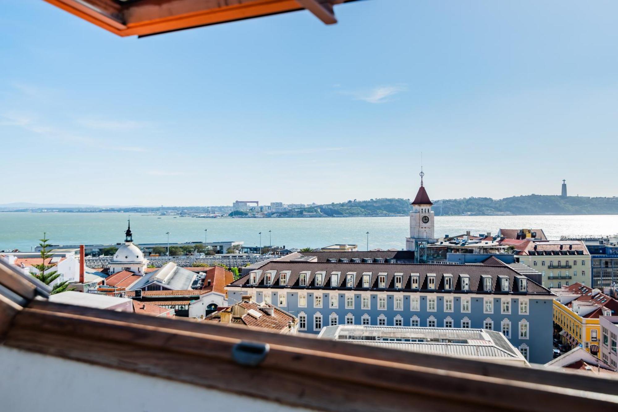 Bica'S River View Duplex Lisbon Bagian luar foto
