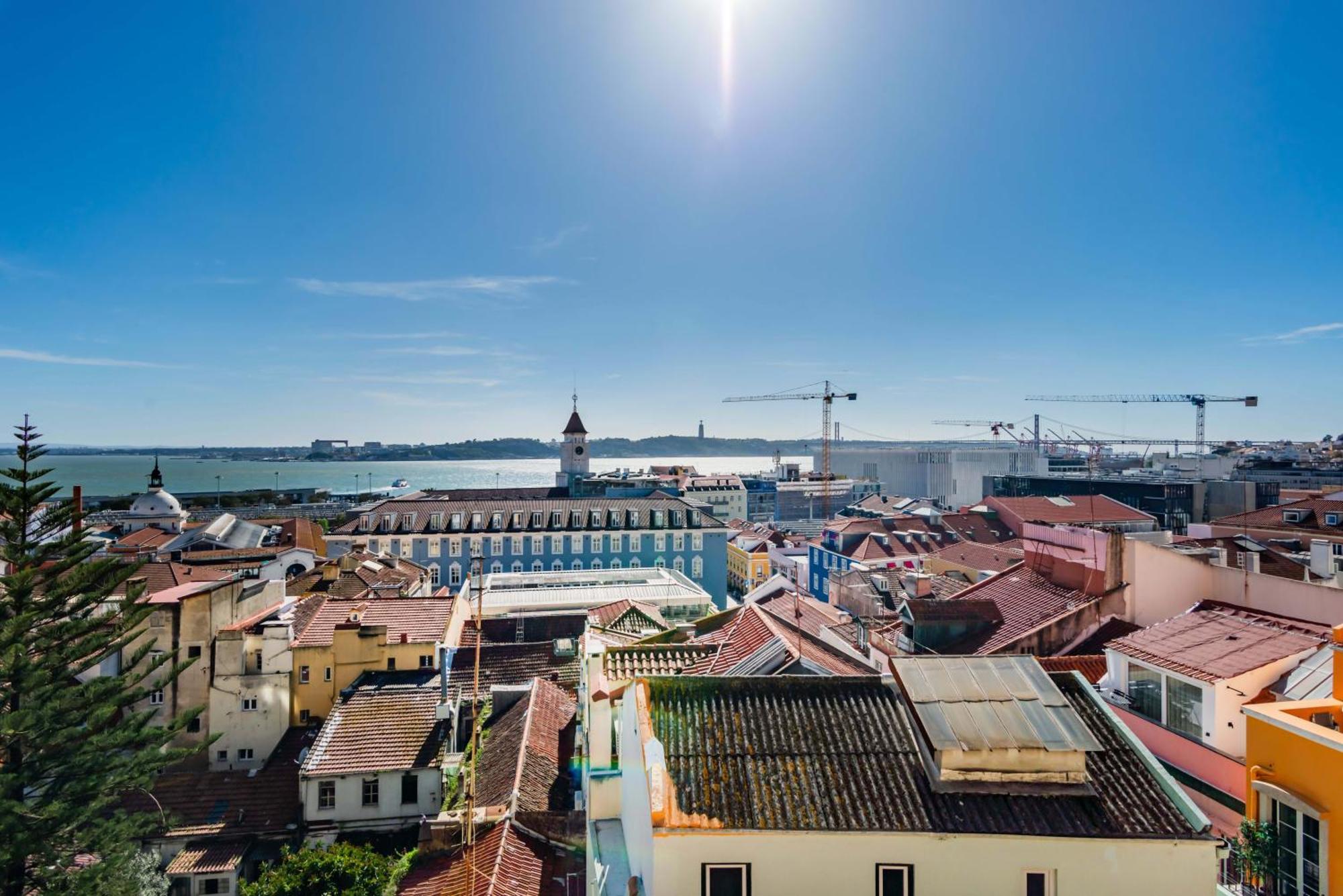 Bica'S River View Duplex Lisbon Bagian luar foto