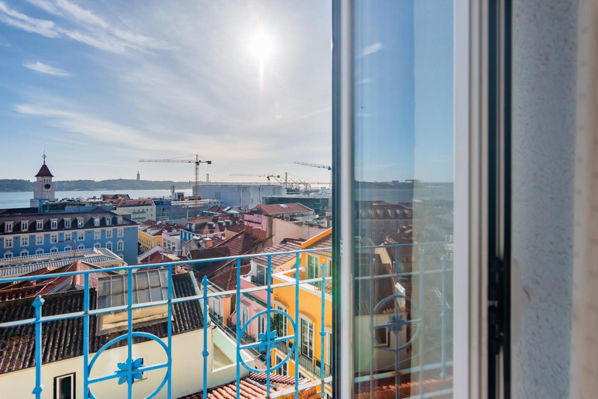 Bica'S River View Duplex Lisbon Bagian luar foto