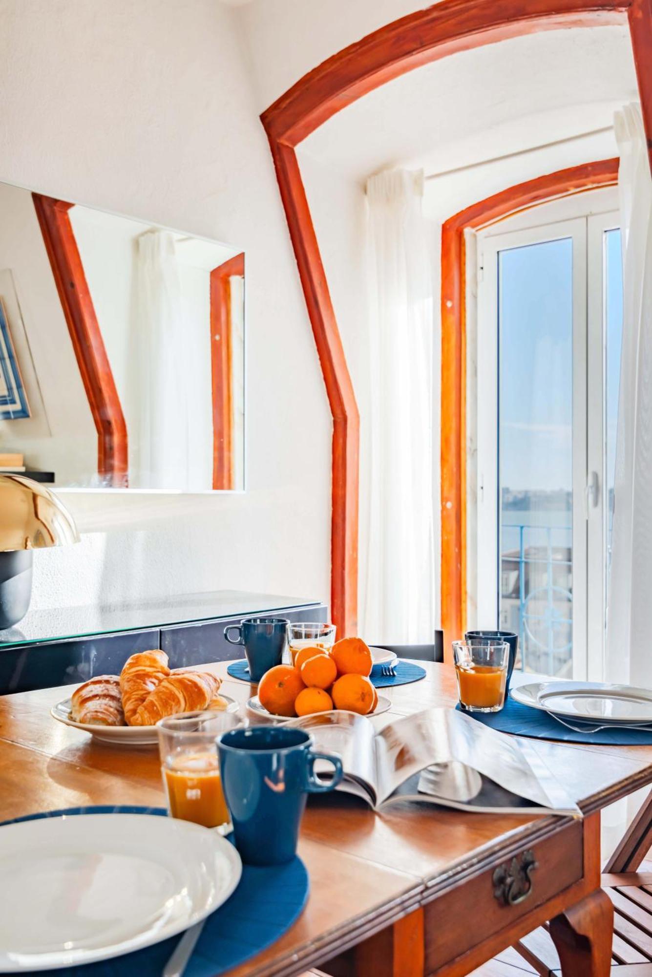 Bica'S River View Duplex Lisbon Bagian luar foto